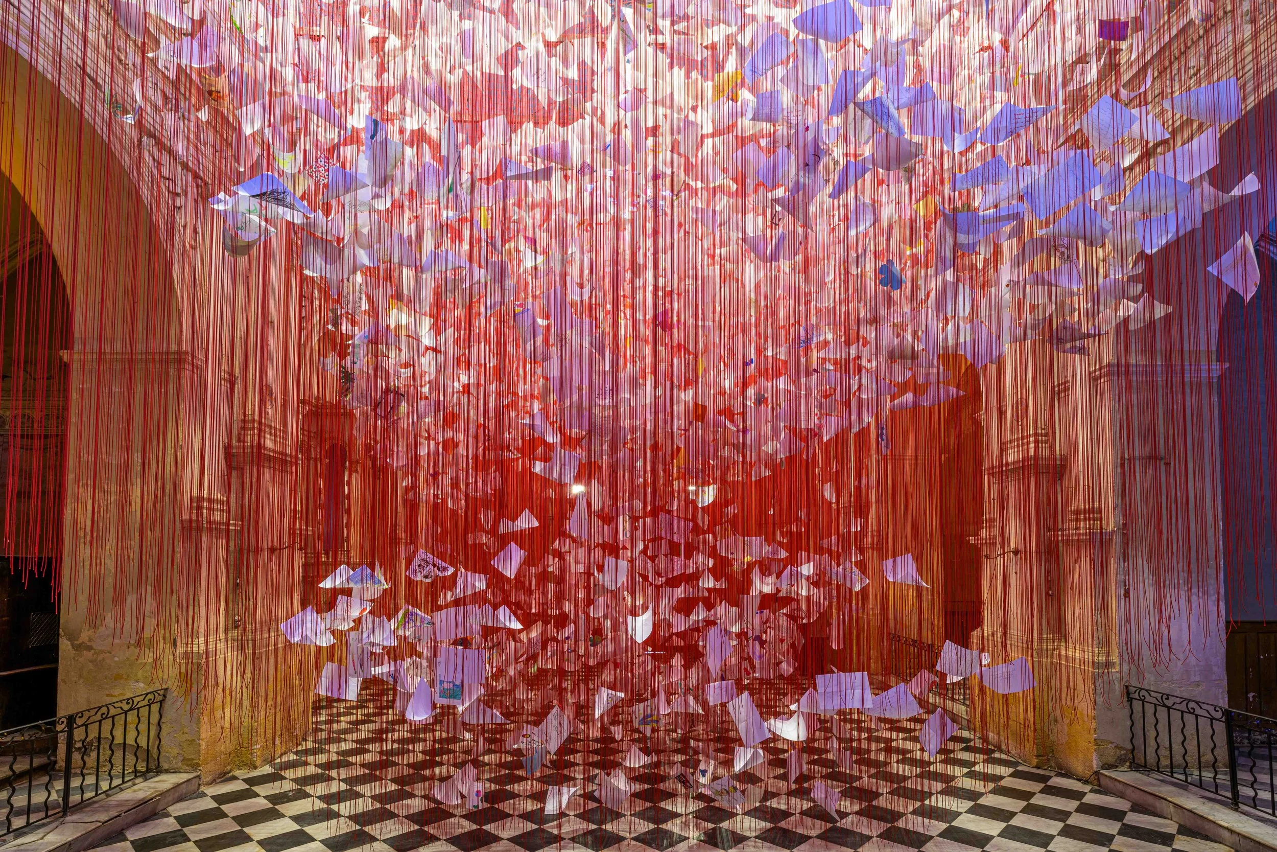 CHIHARU SHIOTA–塩田千春
